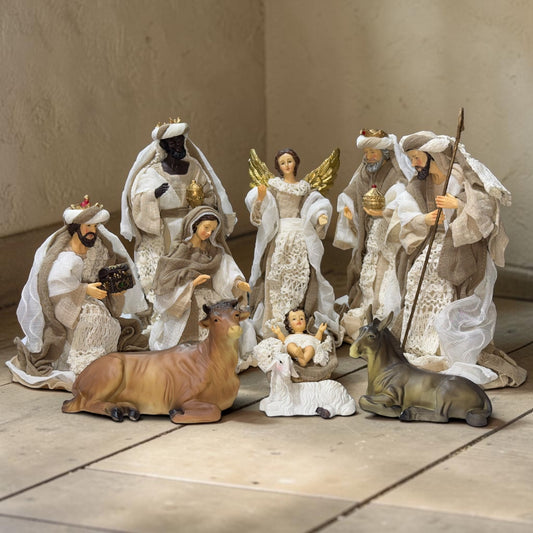 Nacimiento completo con ropa de tela color terracota 25cm Santini