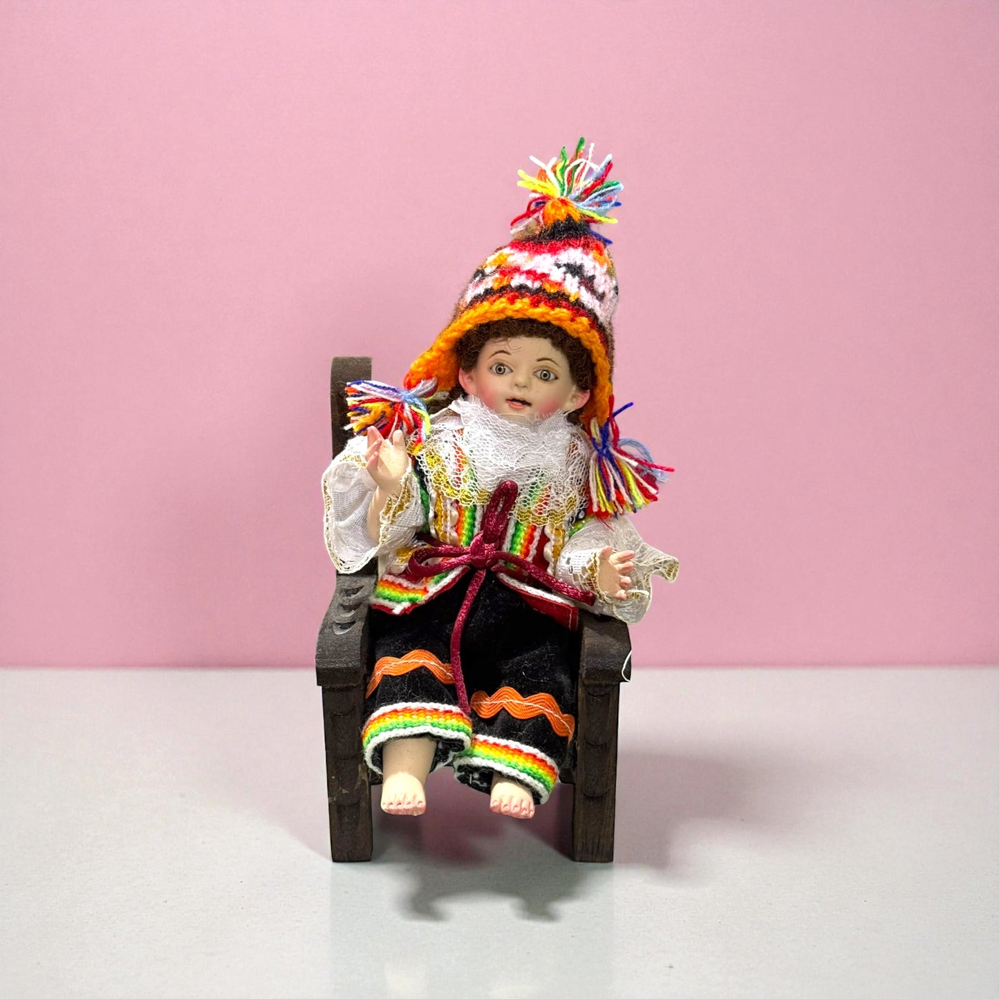 Niño cusqueño sentado 15cm