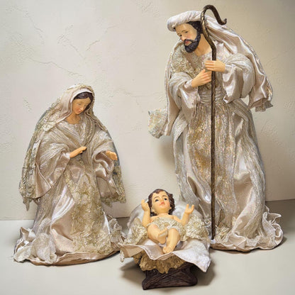Sagrada familia nacimiento con ropa de tela dorado 36cm Santini
