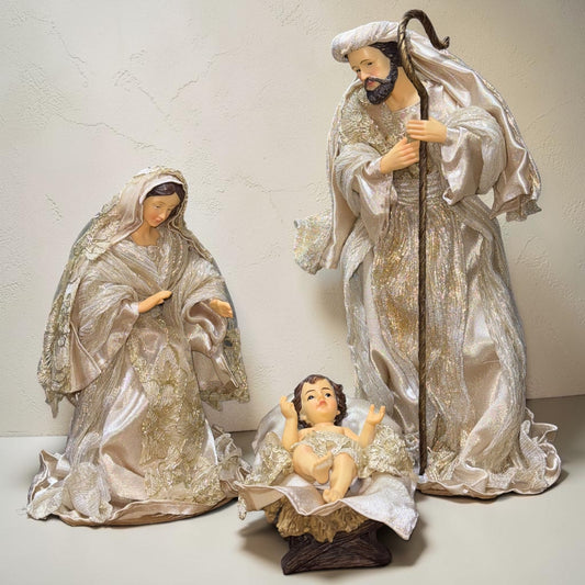 Sagrada familia nacimiento con ropa de tela dorado 36cm Santini
